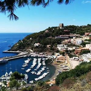  Appartamento Piccolo E Grazioso Al Centro Di Ustica